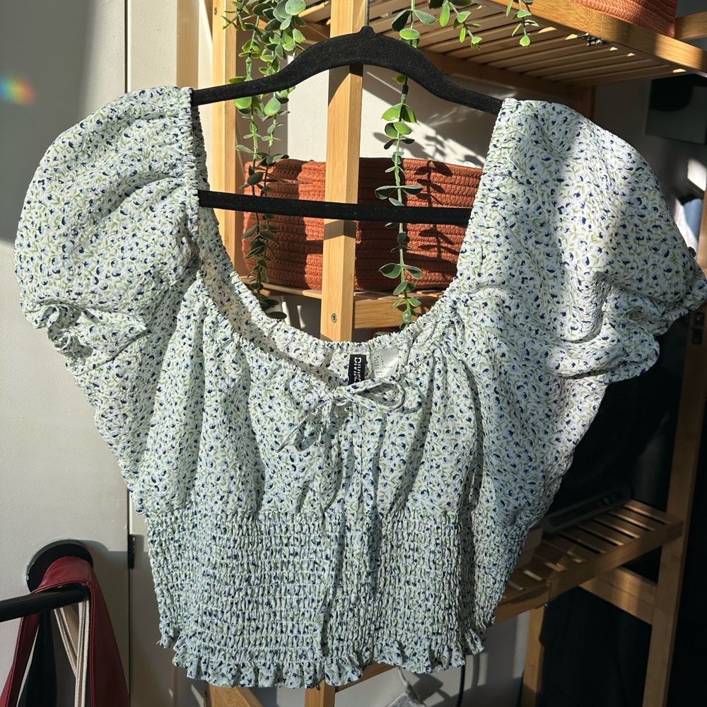 H&M floral crop top
